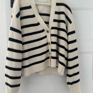 Cropped Button Cardigan Sweater - Cream & Black